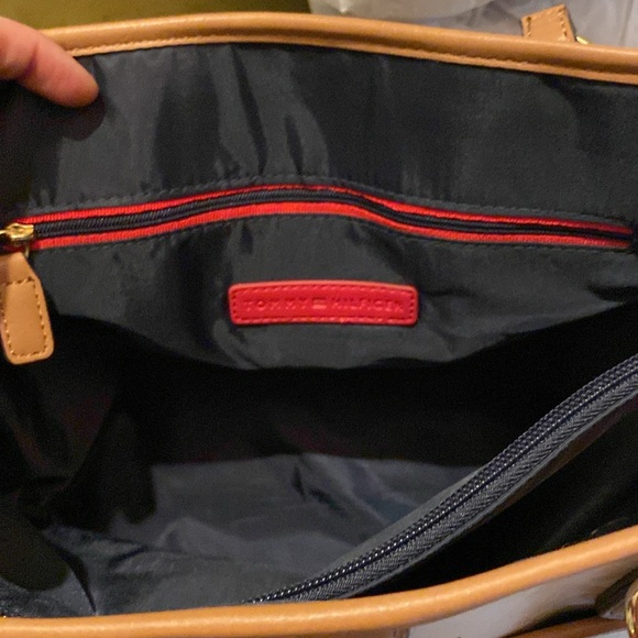 New with Tags- Tommy Hilfiger- “The Shopper” Bag-Lots of pockets!! - Picture 9 of 12